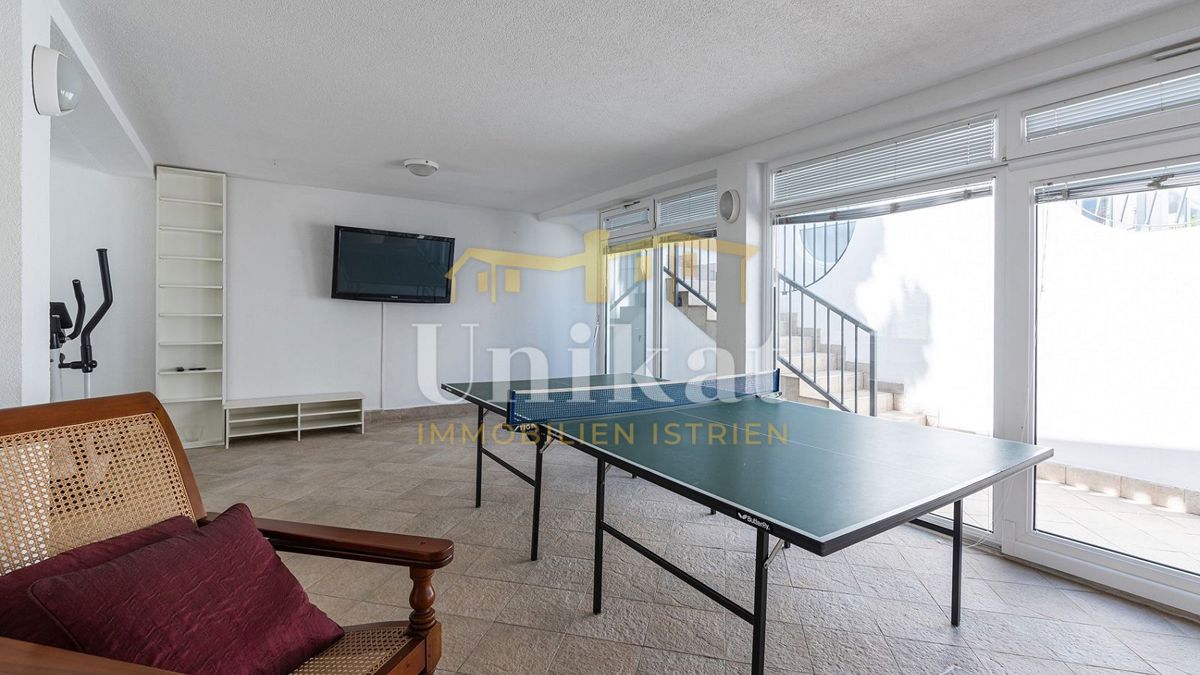 Luksuzna hiša - prvi vrsti ob morju